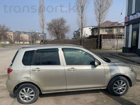 Mazda Demio, 2003 — 照片 4
