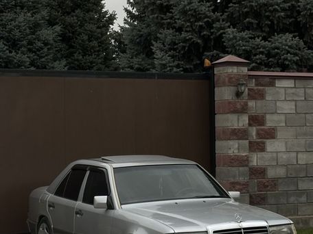Mercedes-Benz W124, 1993 — photo 14