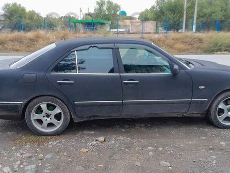 Mercedes-Benz E-Class, 1996 — photo 3