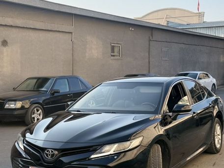 Toyota Camry, 2020 — 照片 2