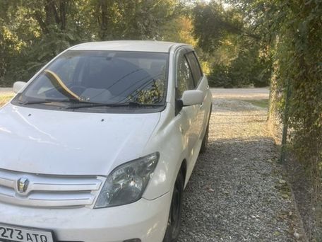 Toyota Ist, 2002 — 照片 2