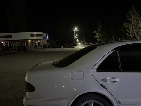 Mercedes-Benz E-Class, 2000 — photo 2
