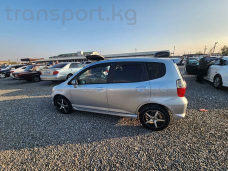 Honda Fit, 2004 — photo 1
