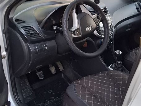 Hyundai Solaris, 2011 — 照片 7