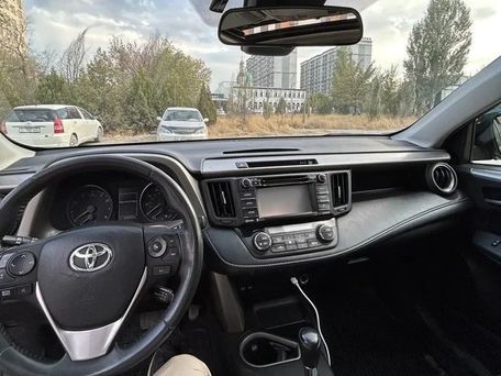 Toyota RAV4, 2018 — фото 5
