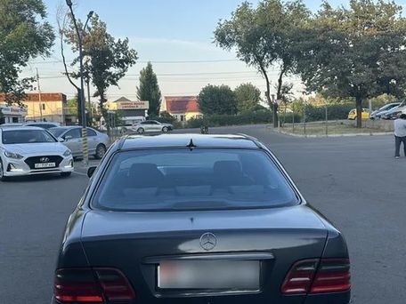 Mercedes-Benz E-Class, 2000 — photo 2