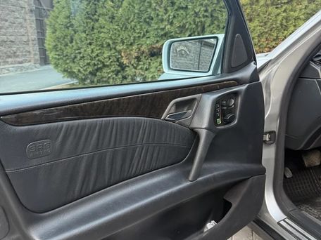 Mercedes-Benz E-Class, 1998 — photo 8