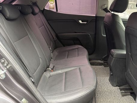 Kia Stonic, 2019 — photo 10
