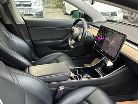 Tesla Model 3, 2019 — photo 4