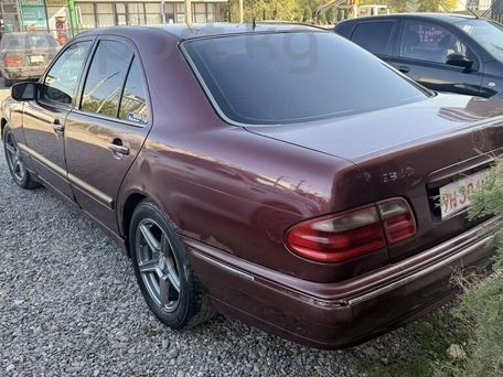 Mercedes-Benz E-Класс, 2001 — 照片 6