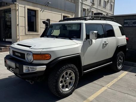 Toyota FJ Cruiser, 2011 — фото 1