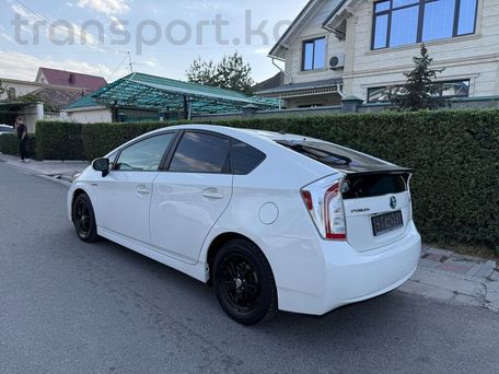 Toyota Prius, 2015 — фото 5