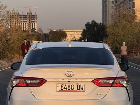 Toyota Camry, 2020 — 照片 6