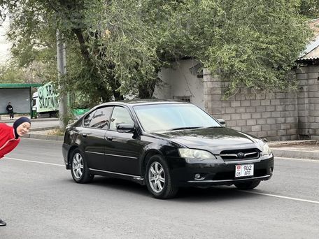 Subaru Legacy, 2004 — 照片 1
