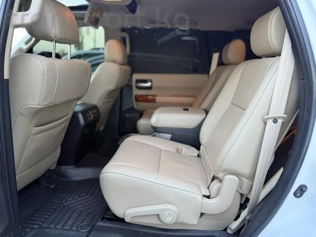 Toyota Sequoia, 2019 — photo 6