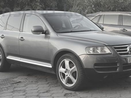 Volkswagen Touareg, 2004 — 照片 1