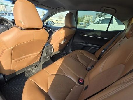 Toyota Camry, 2021 — 照片 7