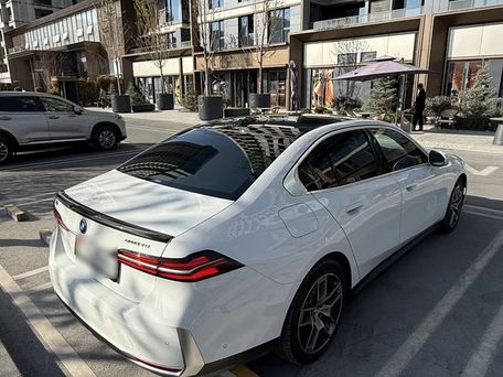 BMW i5, 2023 — сүрөт 3