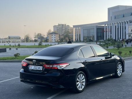 Toyota Camry, 2018 — photo 3