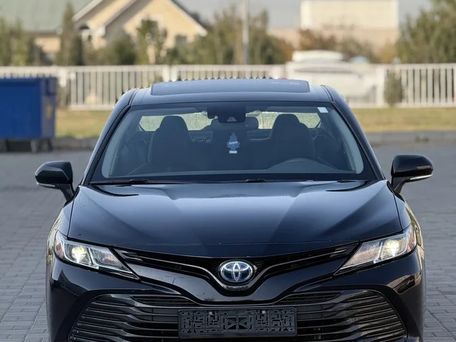 Toyota Camry, 2020 — photo 1