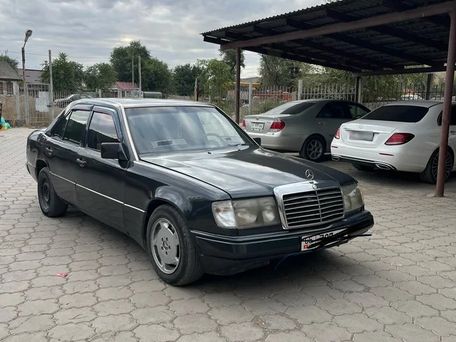 Mercedes-Benz W124, 1990