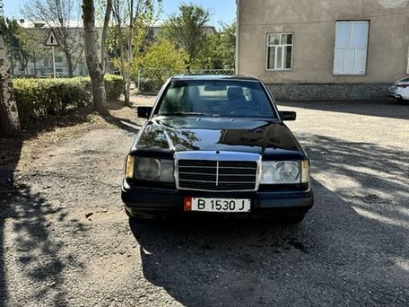 Mercedes-Benz W124, 1991 — фото 1