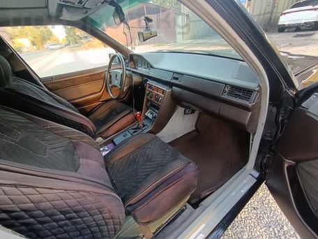 Mercedes-Benz W124, 1990 — сүрөт 4