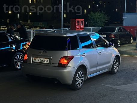 Toyota Ist, 2003