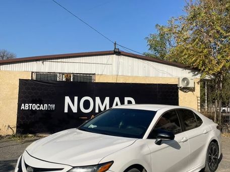 Toyota Camry, 2018 — photo 1