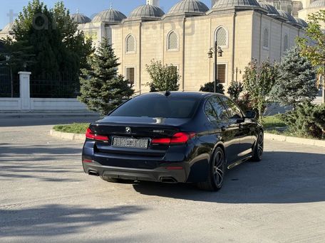 BMW 5 серии, 2021 — 照片 4