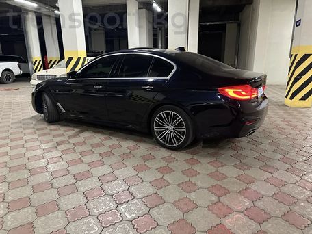 BMW 5 серии, 2018 — 照片 3