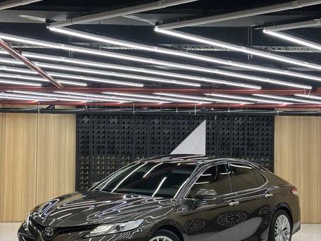 Toyota Camry, 2018 — 照片 2