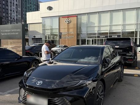 Toyota Camry, 2026 — 照片 1