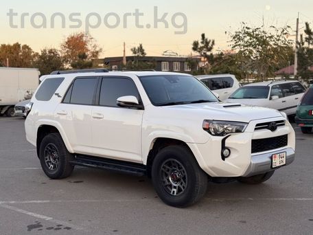 Toyota 4Runner, 2020 — photo 1