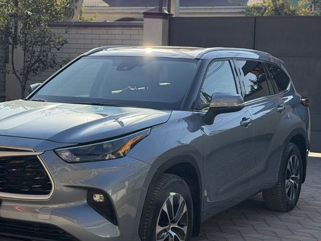 Toyota Highlander, 2022 — photo 1