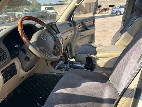 Lexus LX, 2007 — photo 9