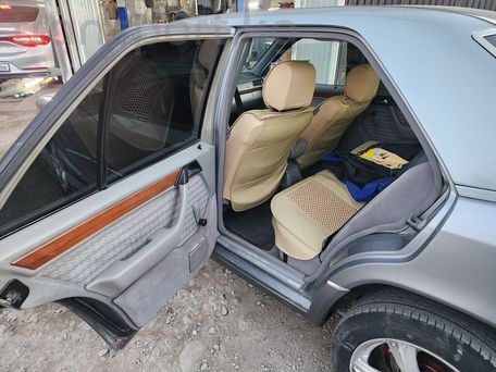 Mercedes-Benz E-Класс, 1992 — сүрөт 9