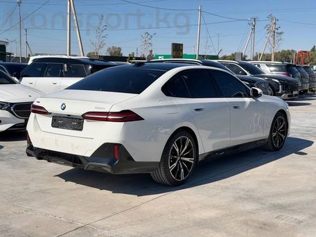 BMW 5 Series, 2025 — photo 3