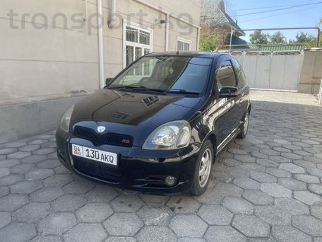 Toyota Vitz, 2001