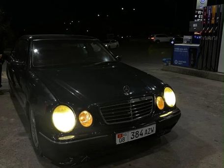 Mercedes-Benz E-Класс, 2000 — 照片 1
