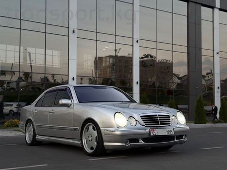 Mercedes-Benz E-Класс, 2001 — 照片 1