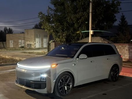 Li Auto (Lixiang) L9, 2025 — 照片 1