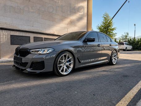 BMW 5 Series, 2021 — photo 1