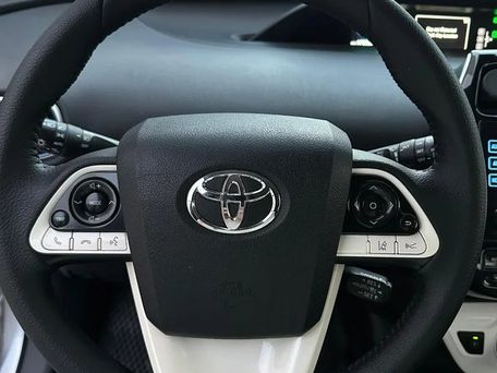 Toyota Prius, 2017 — фото 1