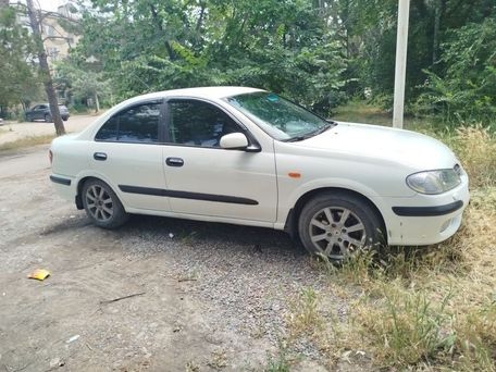 Nissan Almera, 2001 — 照片 1