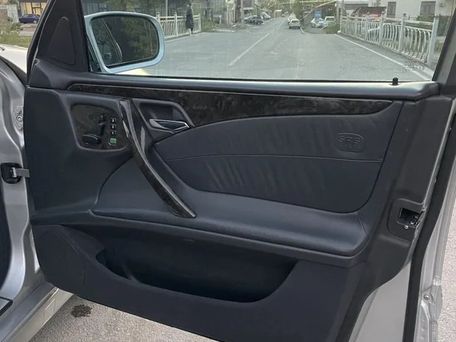 Mercedes-Benz E-Класс, 2001 — 照片 9