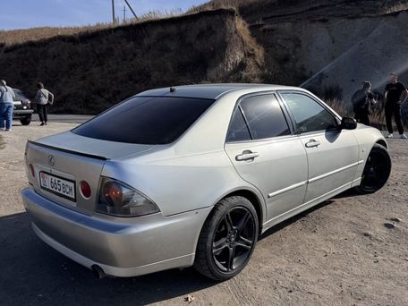 Lexus IS, 2002 — 照片 1