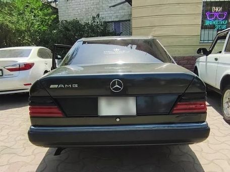 Mercedes-Benz W124, 1990 — photo 3