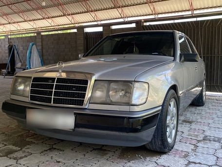 Mercedes-Benz W124, 1989 — 照片 1