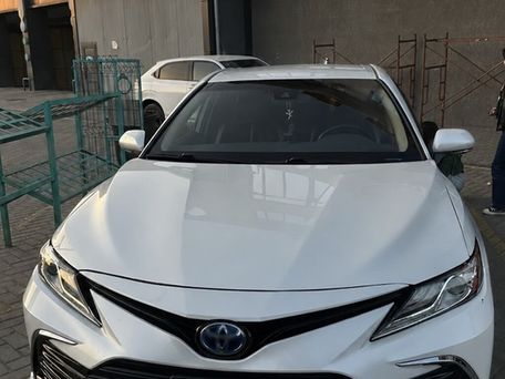 Toyota Camry, 2020 — photo 1